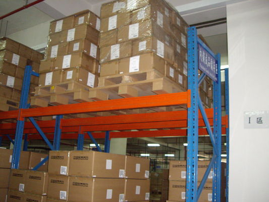 खरीदें फोर्कलिफ्ट वर्किंग के साथ स्वनिर्धारित मेटल हैवी ड्यूटी डबल डीप पैलेट रैक ऑनलाइन निर्माण